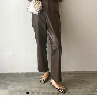 ザラ(ZARA)のnugu leather banding pants brown whim(カジュアルパンツ)