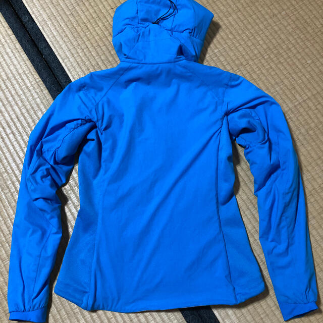 ARC'TERYX(アークテリクス)のアークテリクス ジャケットatom XS　women's レディース レディースのジャケット/アウター(ダウンジャケット)の商品写真