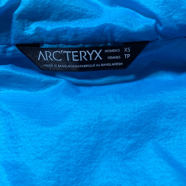 ARC'TERYX(アークテリクス)のアークテリクス ジャケットatom XS　women's レディース レディースのジャケット/アウター(ダウンジャケット)の商品写真