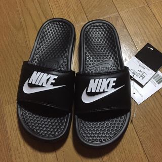 ナイキ(NIKE)の新品25センチナイキベナッシサンダル(サンダル)