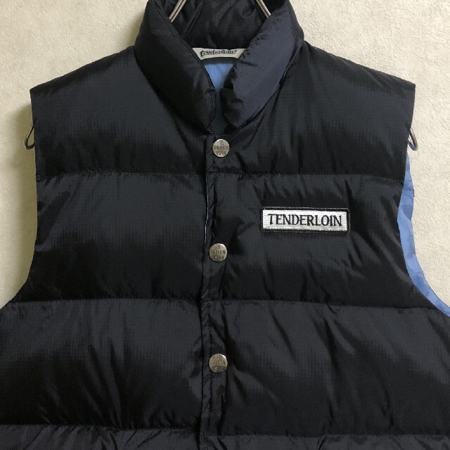 TENDERLOIN(テンダーロイン)のビンス様専用 TENDRLOIN テンダーロイン ボックスロゴ ダウン ベスト メンズのジャケット/アウター(ダウンベスト)の商品写真