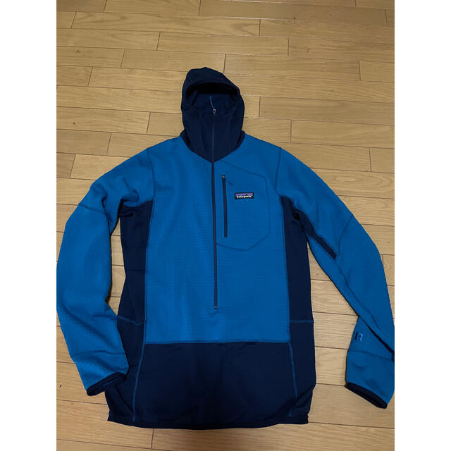 patagonia(パタゴニア)のパタゴニア メンズ・R1プルオーバー・フーディ Mサイズ 美品 メンズのトップス(パーカー)の商品写真