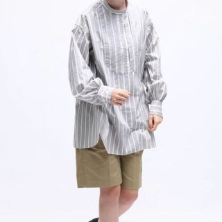 コモリ(COMOLI)のLeno back button shirt(シャツ/ブラウス(長袖/七分))