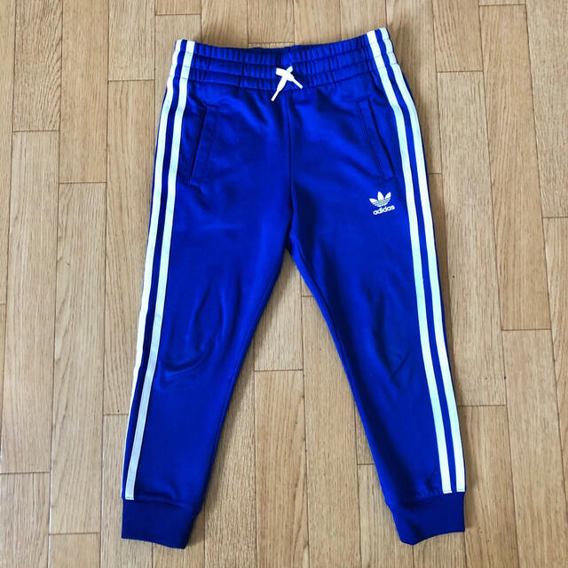 adidas(アディダス)のadidas　トラックパンツ　キッズ キッズ/ベビー/マタニティのキッズ服男の子用(90cm~)(パンツ/スパッツ)の商品写真