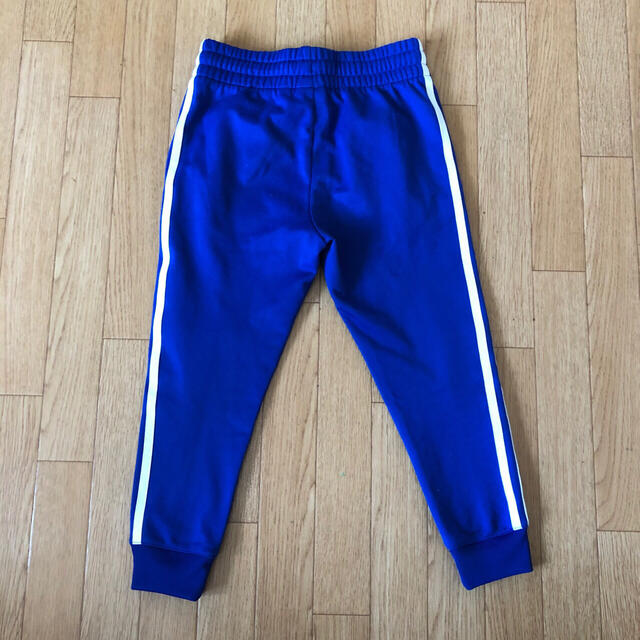 adidas(アディダス)のadidas　トラックパンツ　キッズ キッズ/ベビー/マタニティのキッズ服男の子用(90cm~)(パンツ/スパッツ)の商品写真