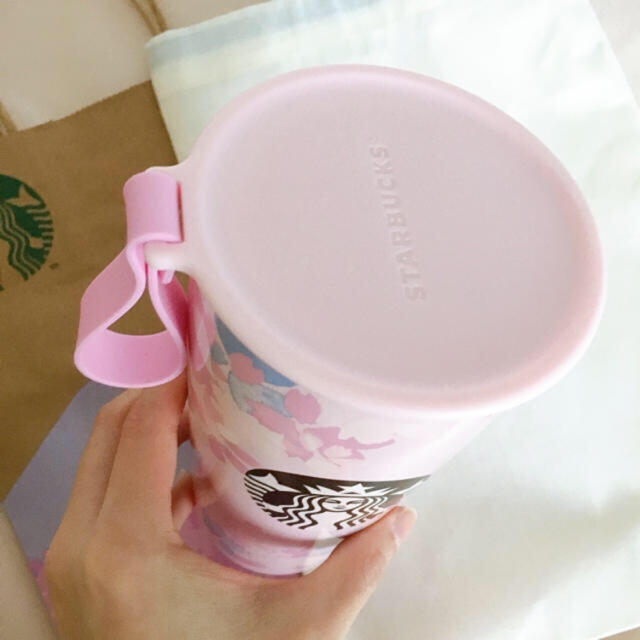 Starbucks Coffee(スターバックスコーヒー)の新品🌸海外限定 Starbucksの桜タンブラー インテリア/住まい/日用品のキッチン/食器(タンブラー)の商品写真