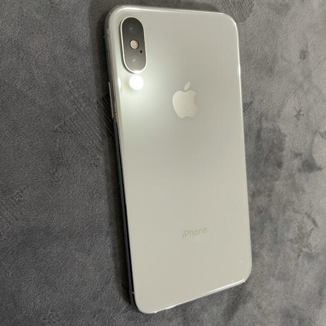 Softbank(ソフトバンク)のiPhoneX 本体のみ 256GB  シルバー スマホ/家電/カメラのスマートフォン/携帯電話(スマートフォン本体)の商品写真