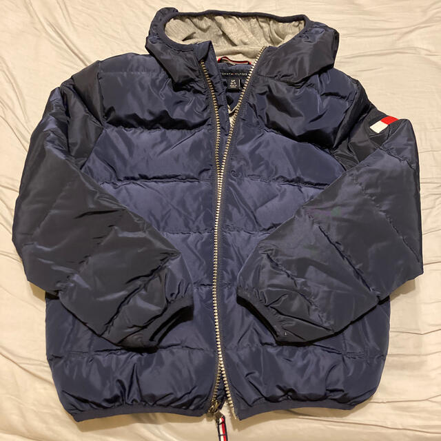 TOMMY HILFIGER(トミーヒルフィガー)の【新品】トミーヒルフィガー　ダウンジャケット キッズ/ベビー/マタニティのキッズ服男の子用(90cm~)(ジャケット/上着)の商品写真