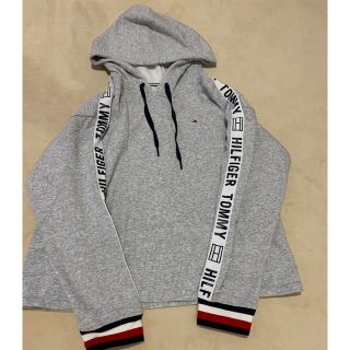 トミーヒルフィガー(TOMMY HILFIGER)のtommyhilfiger パーカー　グレー(パーカー)