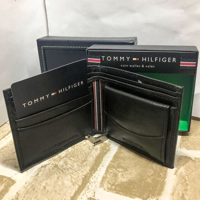 TOMMY HILFIGER(トミーヒルフィガー)の【新品】数量限定最安❗️トミーヒルフィガー 二つ折り財布  箱付き メンズのファッション小物(折り財布)の商品写真