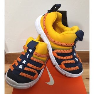 ナイキ(NIKE)のmar8777様【新品】ナイキ ノーヴィス （グリーン:16.5〜17.5㎝）(スリッポン)