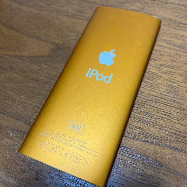 Apple(アップル)のiPod nano(第4世代) 8GB オレンジ スピーカー付 動作確認済 スマホ/家電/カメラのオーディオ機器(ポータブルプレーヤー)の商品写真