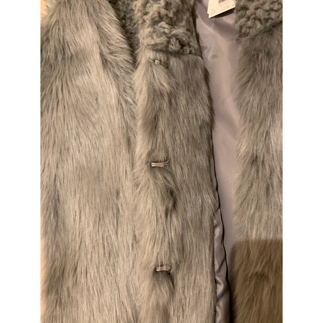 MURUA(ムルーア)のMURUA/ムルーア　アウター　グレー レディースのジャケット/アウター(毛皮/ファーコート)の商品写真
