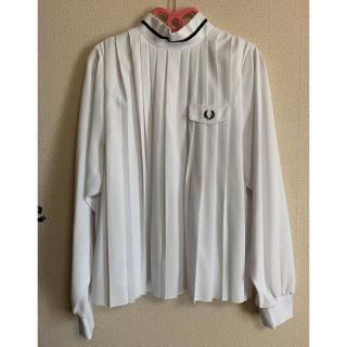 フレッドペリー(FRED PERRY)のFRED PERRY × Ray BEAMS / 別注 プリーツ シャツ(Tシャツ(長袖/七分))