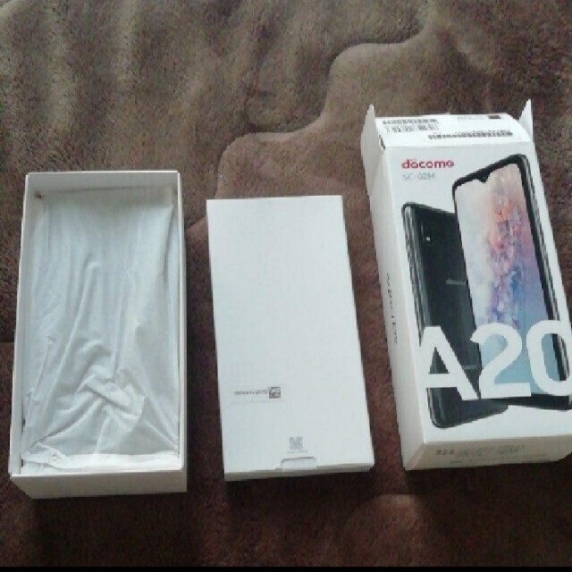 スマートフォン/携帯電話Galaxy A20