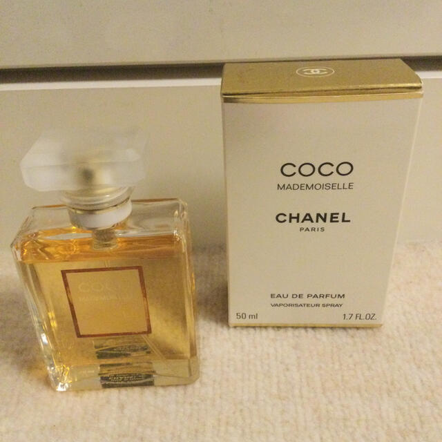 CHANEL(シャネル)のココマドモアゼル 50ミリ 箱に汚れあり コスメ/美容の香水(香水(女性用))の商品写真