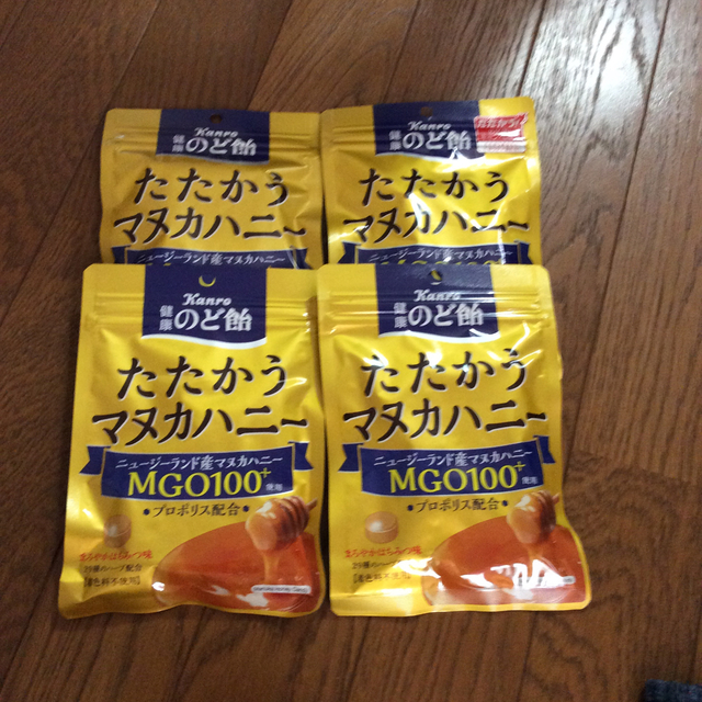 UHA味覚糖(ユーハミカクトウ)のマヌカハニーのど飴4袋 食品/飲料/酒の健康食品(その他)の商品写真