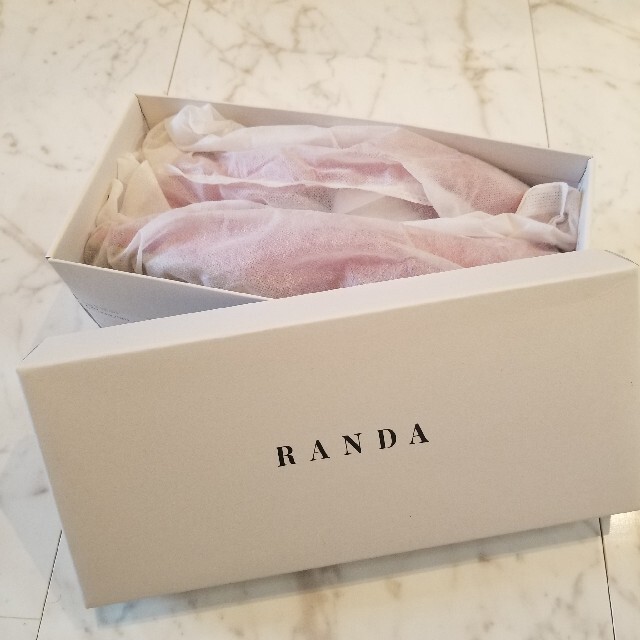 RANDA(ランダ)の送料無料！値下げ！新品未使用！RANDAランダふわふわバレエシューズ25.5 レディースの靴/シューズ(バレエシューズ)の商品写真