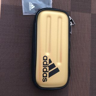 アディダス(adidas)のadidasペンケース(ゴールド)(ペンケース/筆箱)