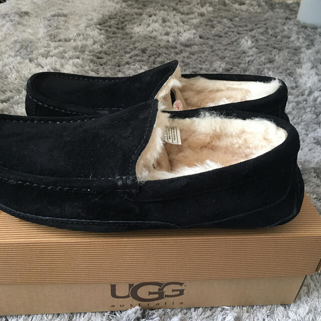 UGG(アグ)のアグ　モカシン　ブラック メンズの靴/シューズ(スニーカー)の商品写真