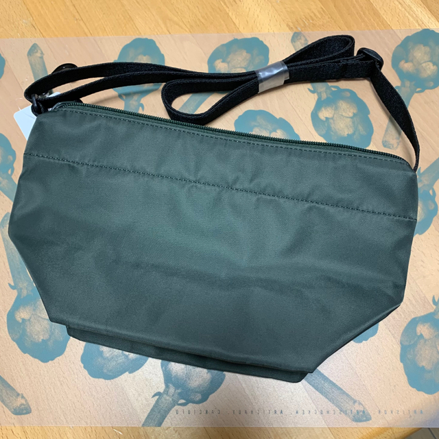 UNIQLO(ユニクロ)のユニクロ　ナイロン　ミニショルダーバッグ レディースのバッグ(ショルダーバッグ)の商品写真