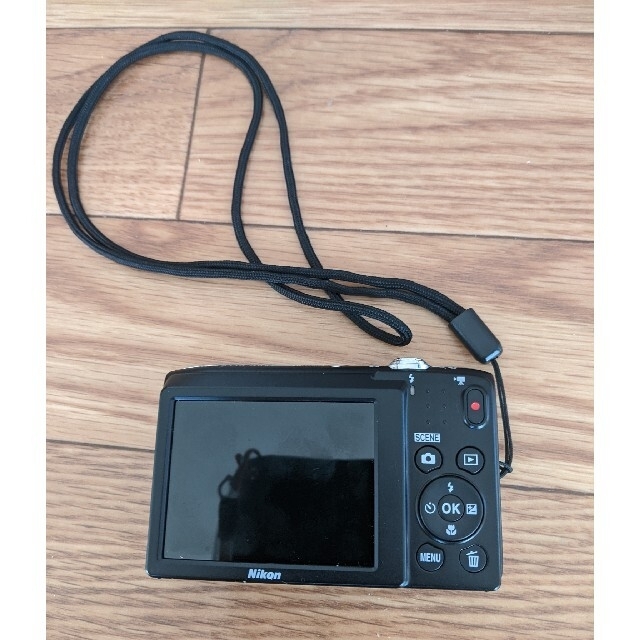 Nikon(ニコン)のデジカメ Nikon coolpix A100 スマホ/家電/カメラのカメラ(コンパクトデジタルカメラ)の商品写真