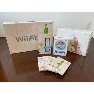 ニンテンドウ(任天堂)のNintendo Wii 本体 & Wii Fit  バランスWiiボードセット(家庭用ゲーム機本体)