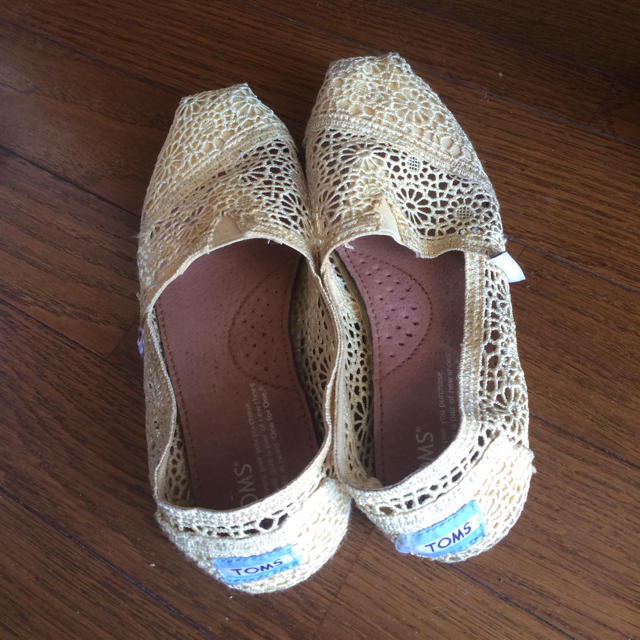 TOMS(トムズ)のTOMS❤️イエロー レディースの靴/シューズ(サンダル)の商品写真
