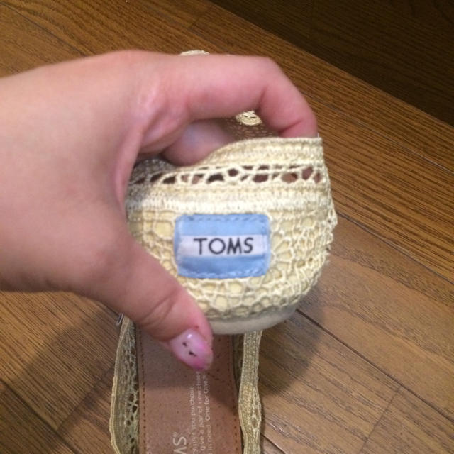 TOMS(トムズ)のTOMS❤️イエロー レディースの靴/シューズ(サンダル)の商品写真