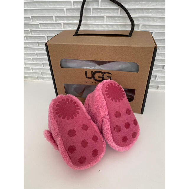 UGG(アグ)の美品　UGG アグ　ボアブーツ　ベビーシューズ　ピンク キッズ/ベビー/マタニティのベビー靴/シューズ(~14cm)(ブーツ)の商品写真