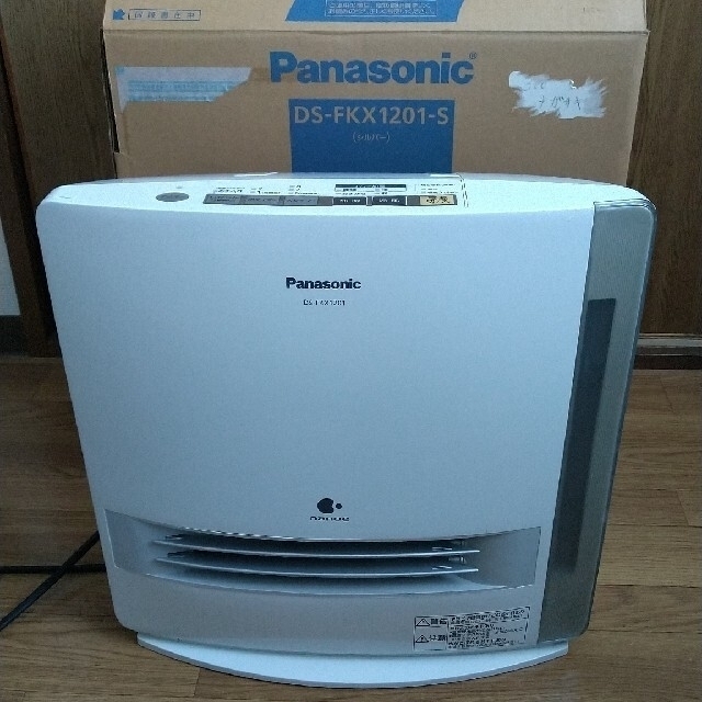 Panasonic(パナソニック)の専用　Panasonic　セラミックファンヒーター スマホ/家電/カメラの生活家電(加湿器/除湿機)の商品写真