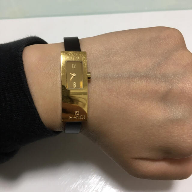 FENDI(フェンディ)の【ひろみー様専用】FENDI 腕時計　レディース レディースのファッション小物(腕時計)の商品写真