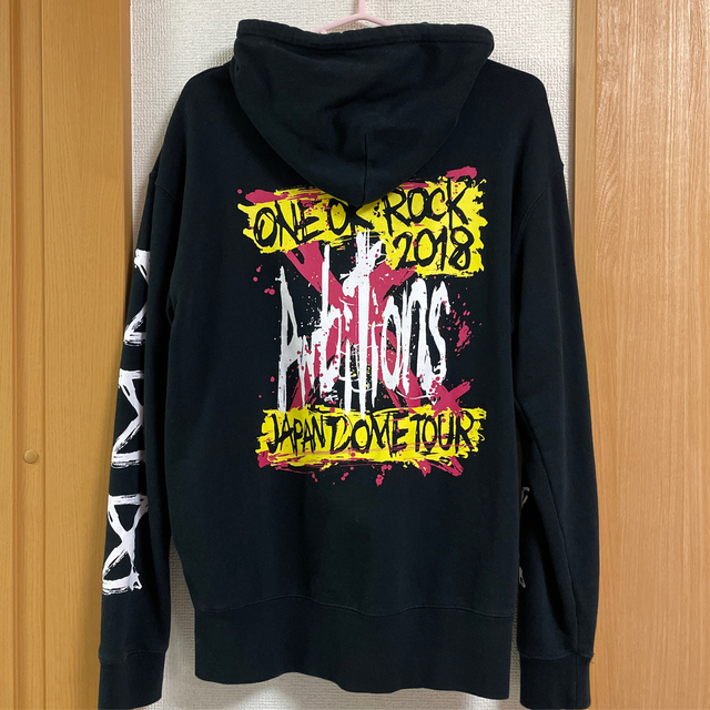 ONE OK ROCK(ワンオクロック)のワンオク　パーカー エンタメ/ホビーのタレントグッズ(ミュージシャン)の商品写真