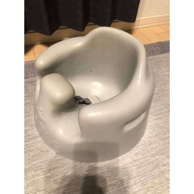 Bumbo(バンボ)のバンボ　クールグレー キッズ/ベビー/マタニティの授乳/お食事用品(その他)の商品写真