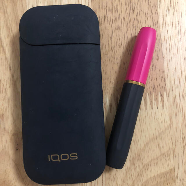 IQOS(アイコス)のIQOS ブラック＋ピンク メンズのファッション小物(タバコグッズ)の商品写真