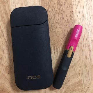 アイコス(IQOS)のIQOS ブラック＋ピンク(タバコグッズ)