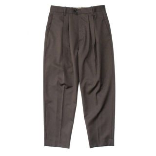 コモリ(COMOLI)のstein Wide Tapered Trousers (スラックス)