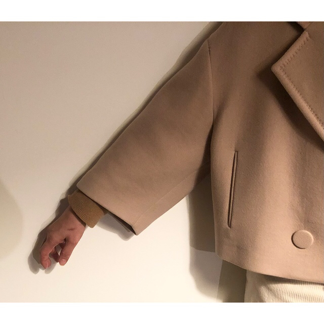 アキラーノ　リモンディ　ショートコート レディースのジャケット/アウター(ピーコート)の商品写真