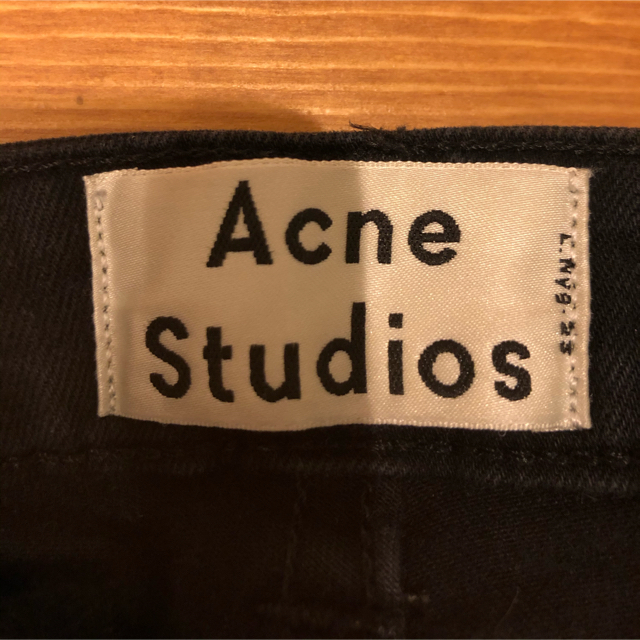 ACNE(アクネ)のアクネ　ジーンズ レディースのパンツ(デニム/ジーンズ)の商品写真