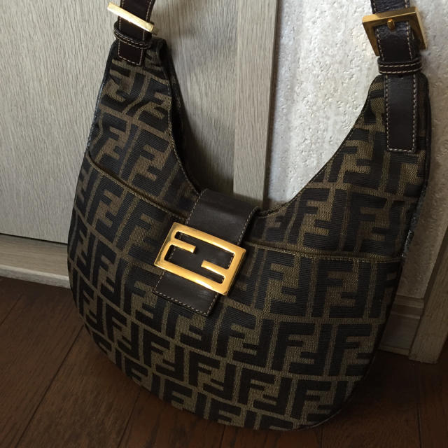 FENDI(フェンディ)のお値下げ☆ズッカ柄 バック フェンディ レディースのバッグ(ショルダーバッグ)の商品写真