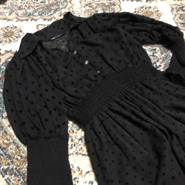 ZARA - 完売品 ZARA スイスドット柄ミディ丈ワンピース レース 2 ZARA - 完売品 ZARA スイスドット柄ミディ丈ワンピース レース 2