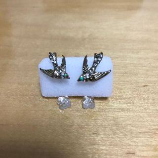 ツバメ　ピアス(ピアス)