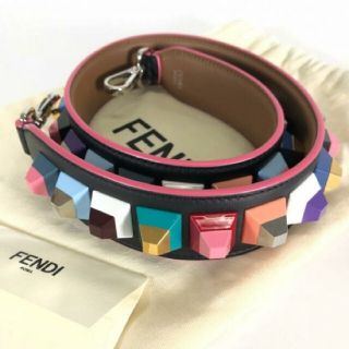 フェンディ(FENDI)のFENDI スタッズストラップユー　マルチカラー(ショルダーバッグ)