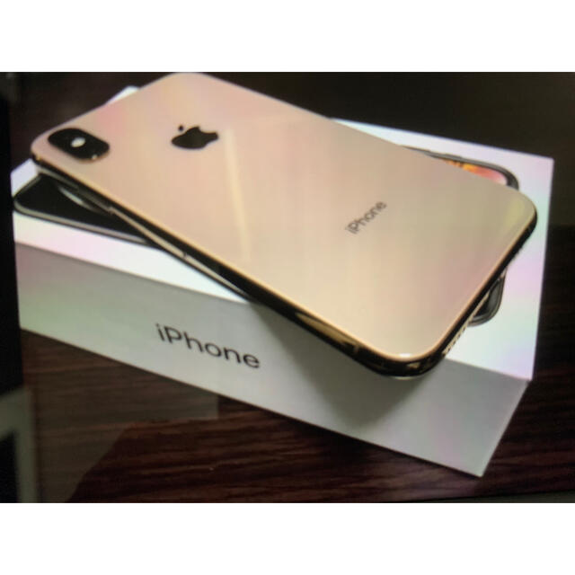 iPhone(アイフォーン)のiPhoneXS 256GB simロック解除　docomo スマホ/家電/カメラのスマートフォン/携帯電話(スマートフォン本体)の商品写真