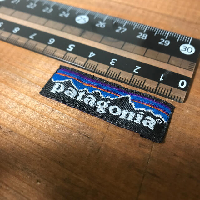 patagonia(パタゴニア)のPatagonia タグ ビックワッペン　正規品 ハンドメイドの素材/材料(各種パーツ)の商品写真