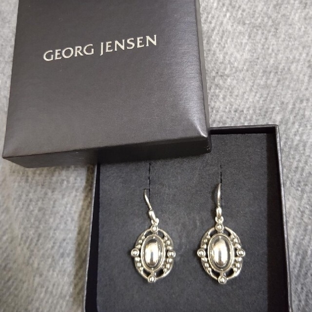 Georg Jensen(ジョージジェンセン)のgreen様おまとめ 新品 ジョージジェンセン 2018 ヘリテージ ピアス レディースのアクセサリー(ピアス)の商品写真