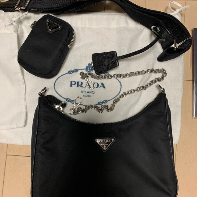 PRADA(プラダ)のゆうな　様専用prada re-edition 2005 ナイロン レディースのバッグ(ショルダーバッグ)の商品写真