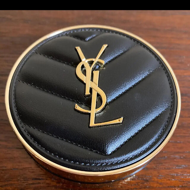 Saint Laurent(サンローラン)のアンクルドポールクッション N25 コスメ/美容のベースメイク/化粧品(ファンデーション)の商品写真