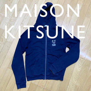 メゾンキツネ(MAISON KITSUNE')の美品　MAISON KITSUNE パーカー ネイビー　男女兼用 スウェット(パーカー)