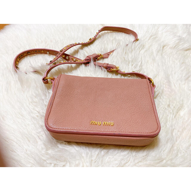 miumiu バレンタイン限定カラー　ショルダーバッグ